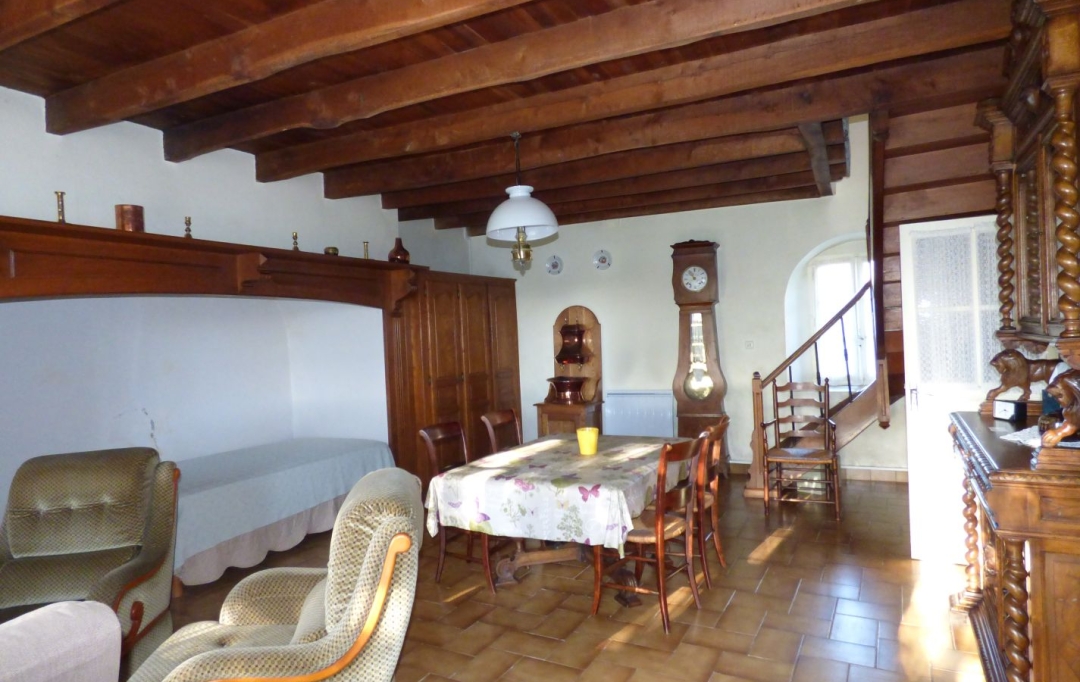 AGENCE DORDOGNE VALLEE : Maison / Villa | SAINT-MARTIN-CANTALES (15140) | 89 m2 | 108 000 € 