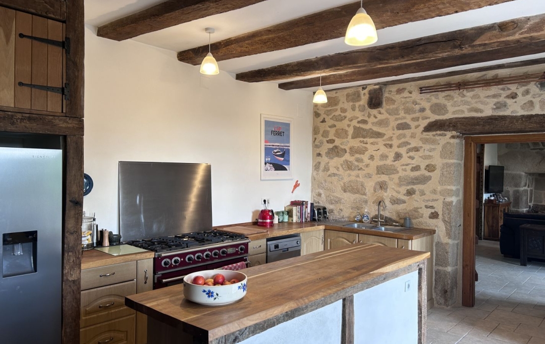 AGENCE DORDOGNE VALLEE : Domaines / Propriétés | SEXCLES (19430) | 265 m2 | 572 000 € 